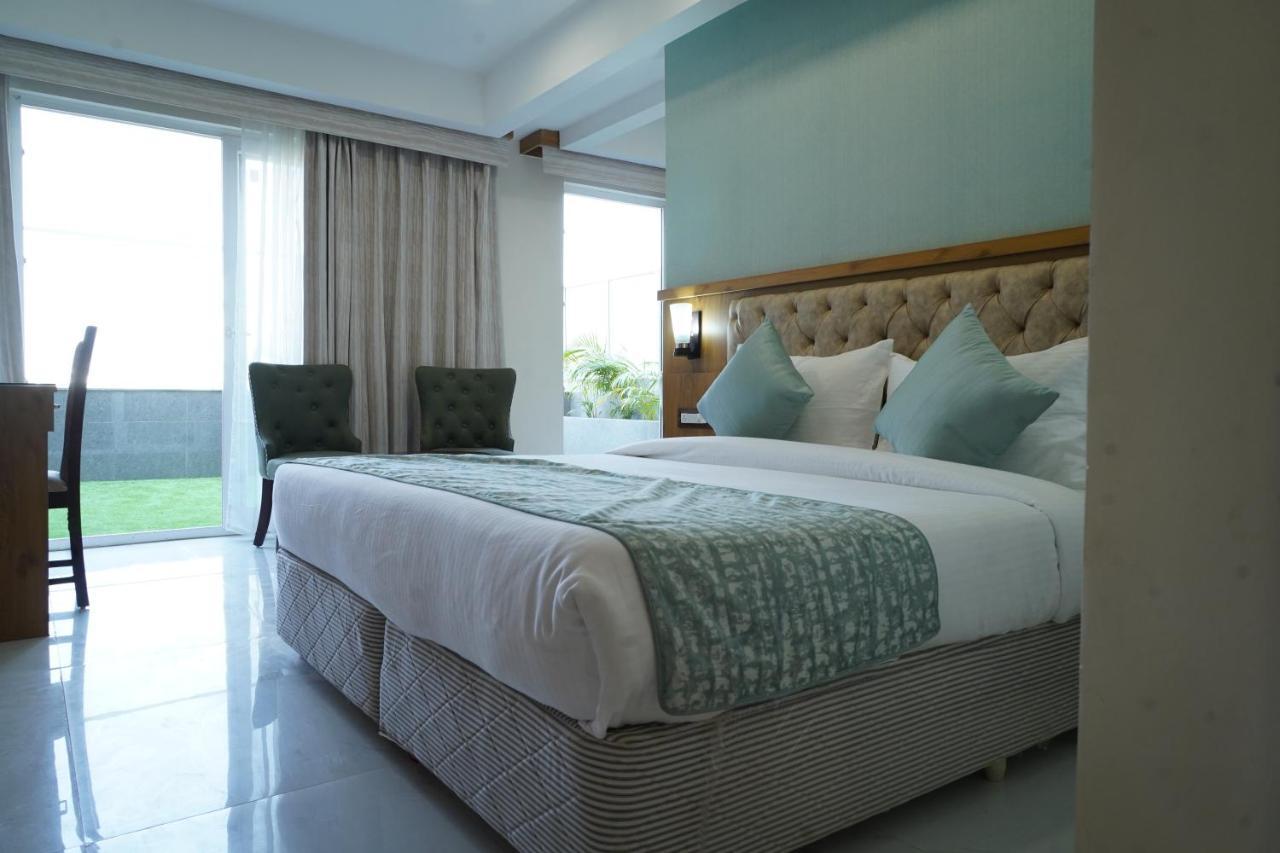 Hotel Shanti Sagar Kharar エクステリア 写真