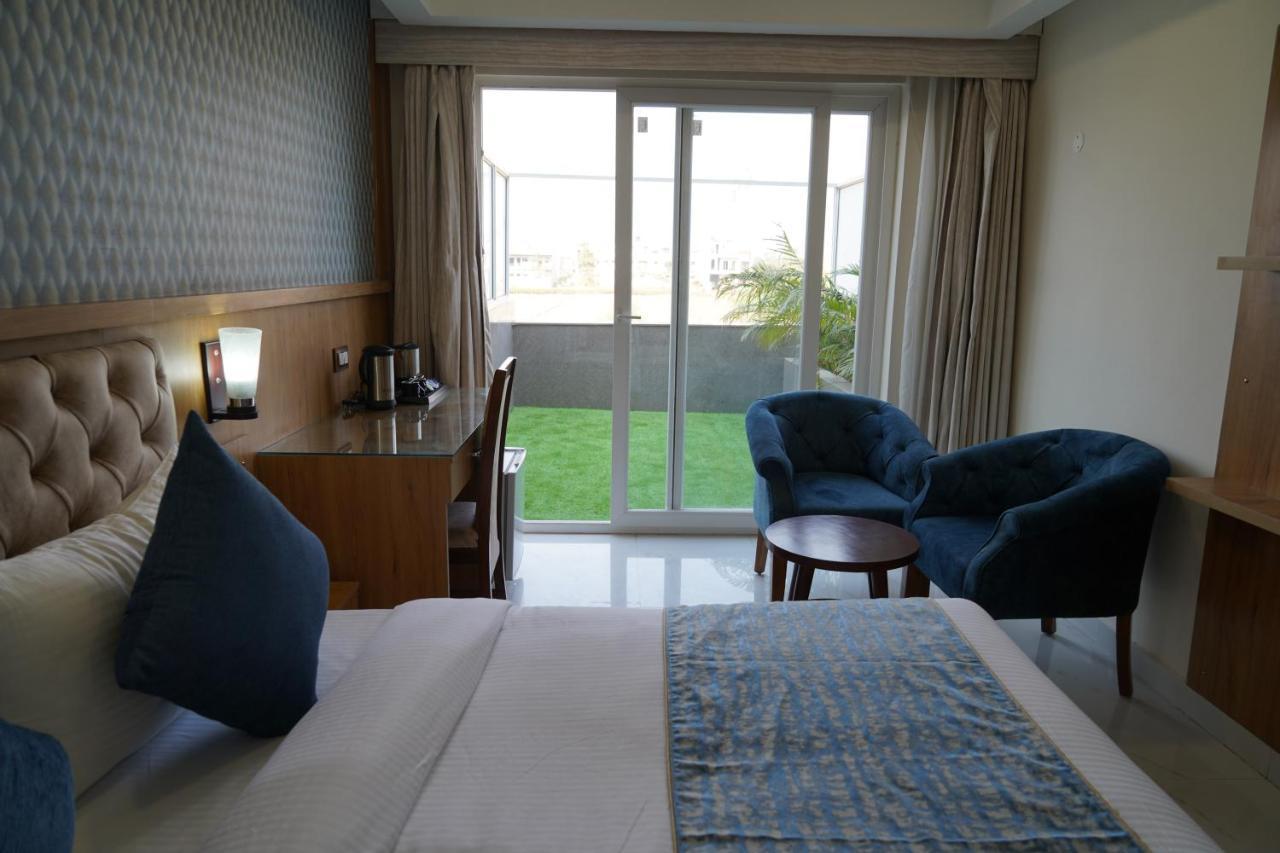 Hotel Shanti Sagar Kharar エクステリア 写真