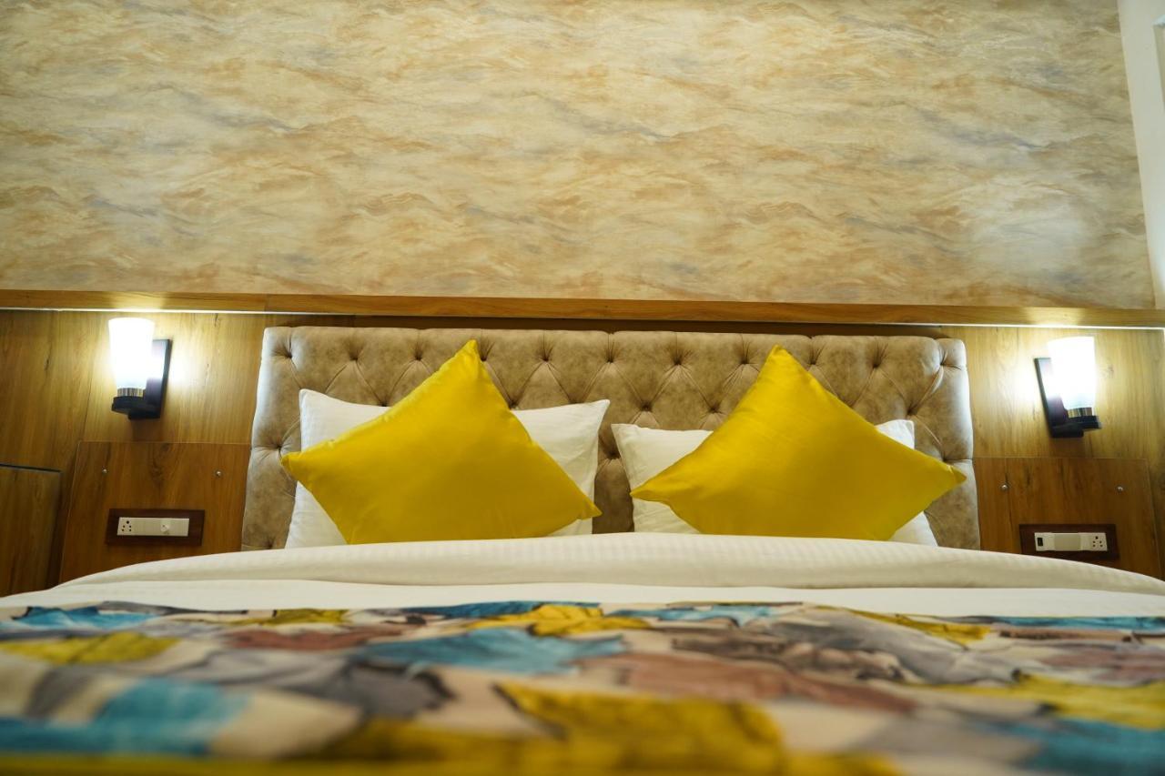 Hotel Shanti Sagar Kharar エクステリア 写真
