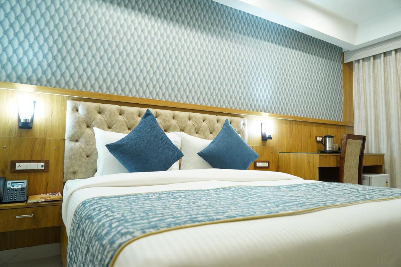 Hotel Shanti Sagar Kharar エクステリア 写真