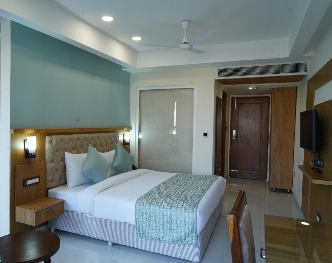 Hotel Shanti Sagar Kharar エクステリア 写真