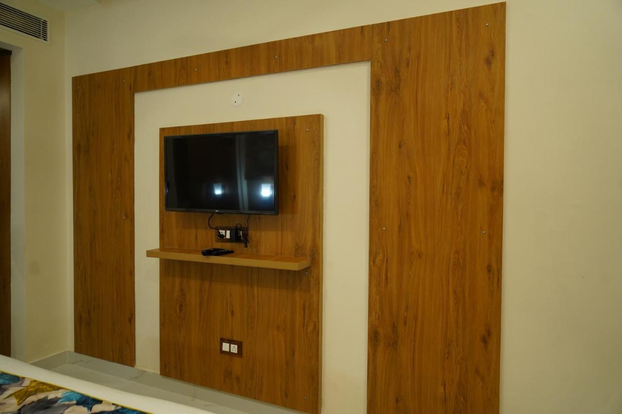 Hotel Shanti Sagar Kharar エクステリア 写真