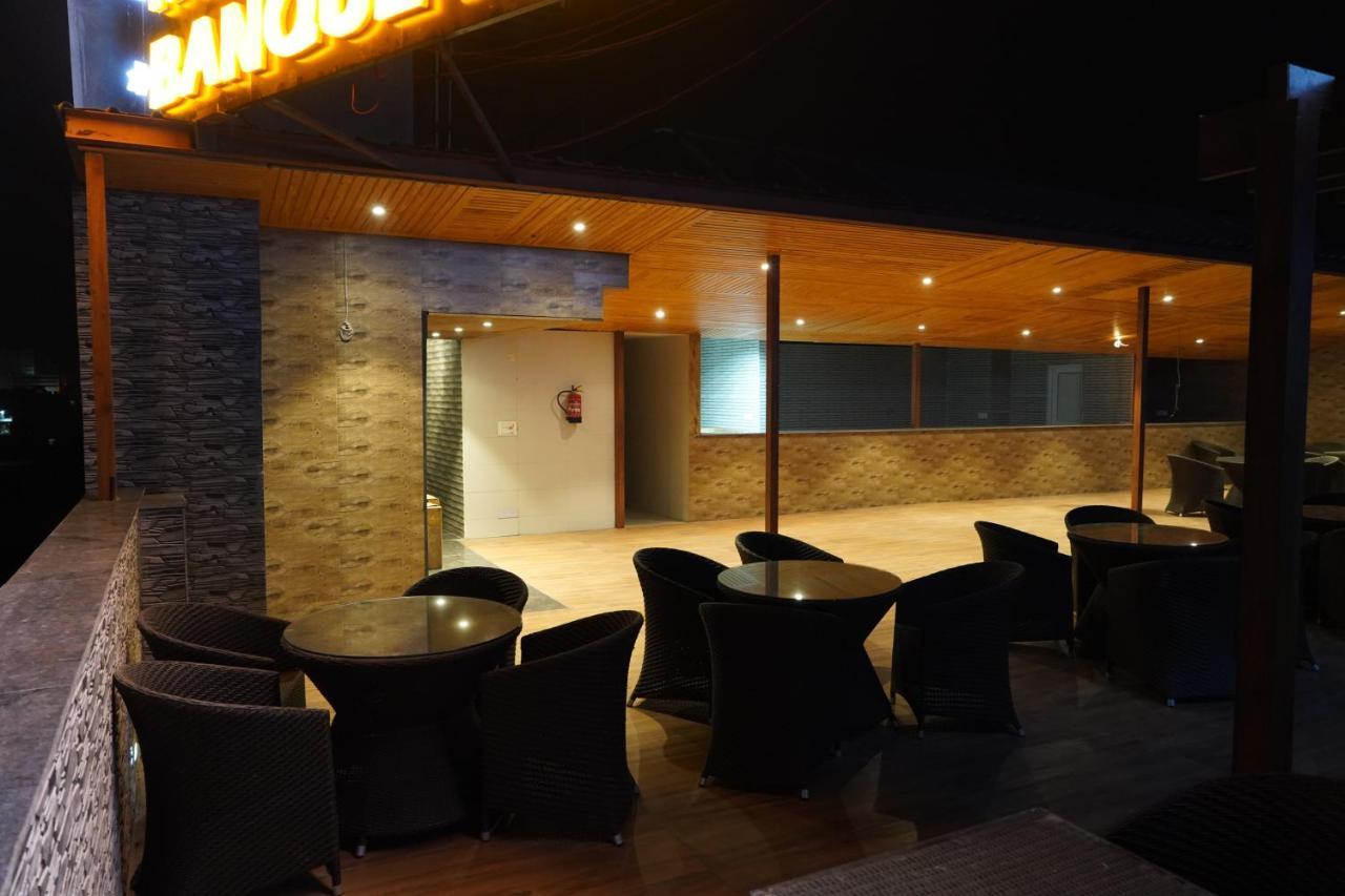 Hotel Shanti Sagar Kharar エクステリア 写真